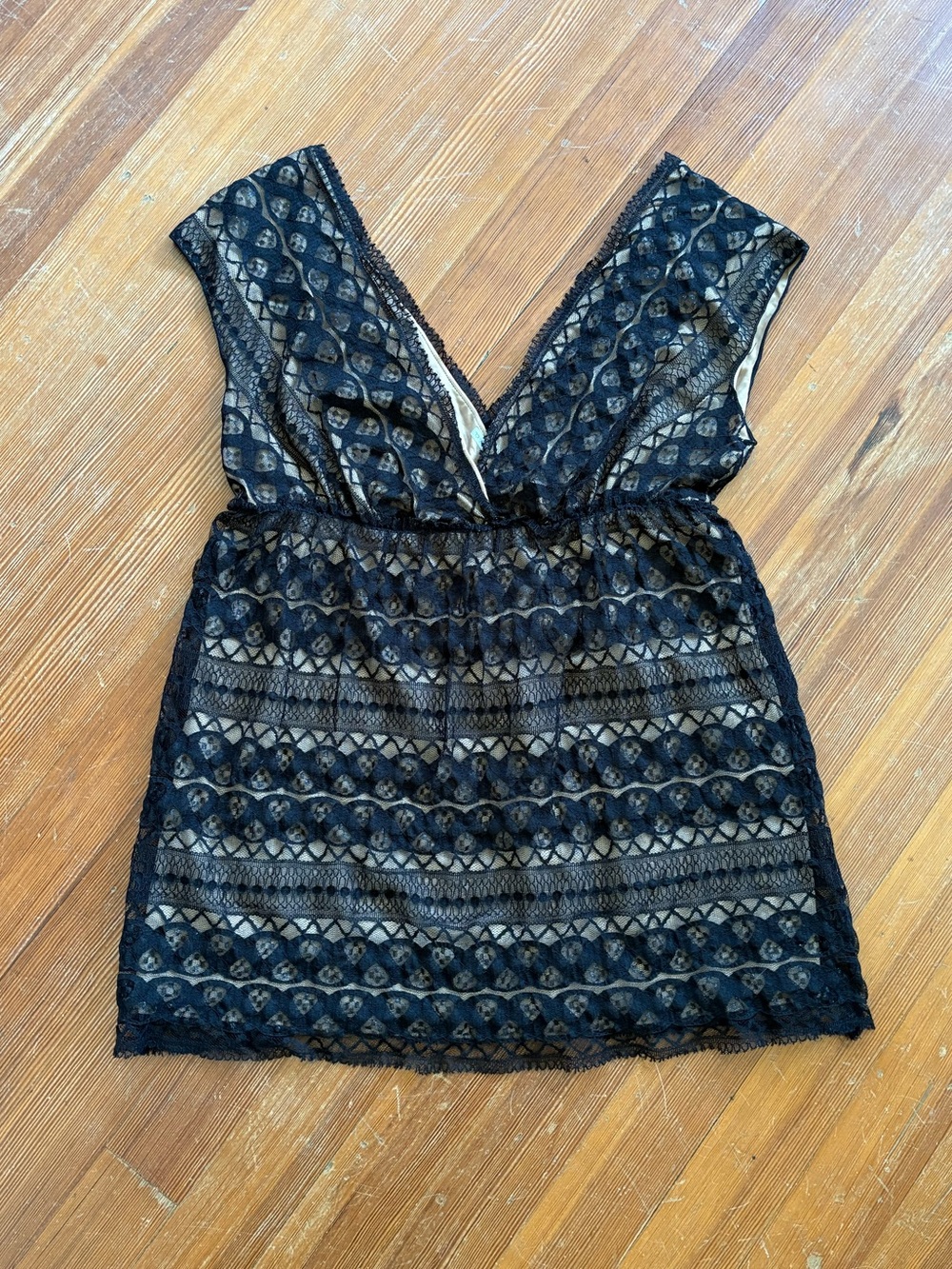 MAX STUDIO Lace V-Neck Top
